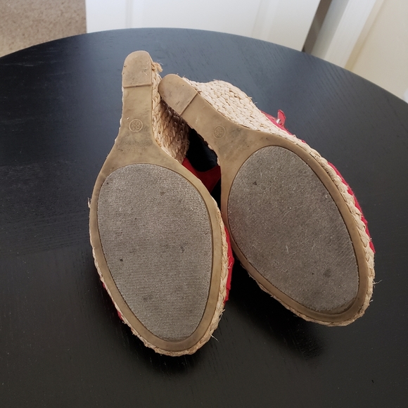 Red espadrilles - Picture 6 of 8